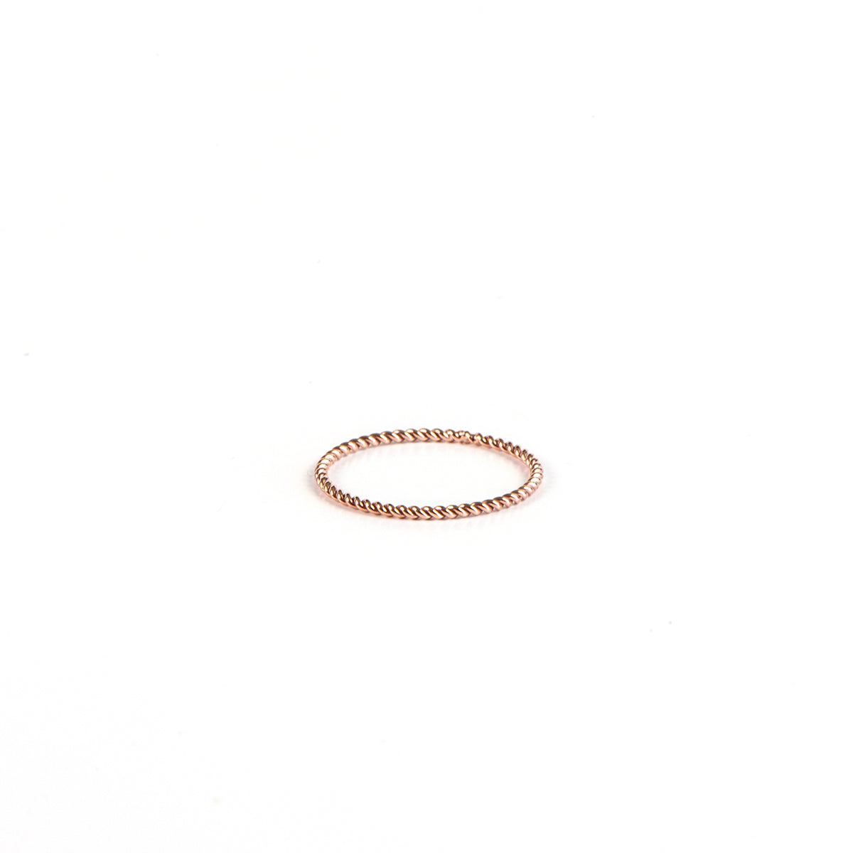 Bague délicate design fin torsadé en or rose rempli 14K Grace 14