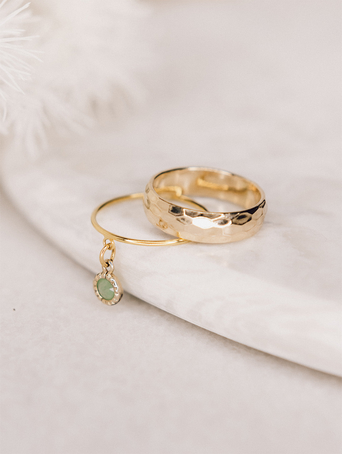 Bagues or jonc large texture serpent Keira 1 et bague fine Savie pierre verte - Kara