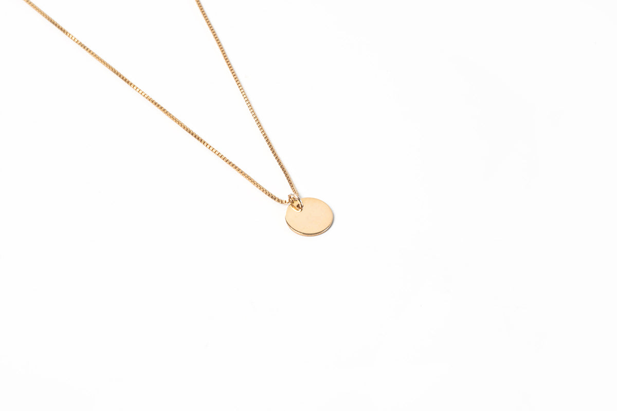 Collier délicat en or rempli 14K orné d'un médaillon rond 9 mm personnalisable Grace 6 - or-3