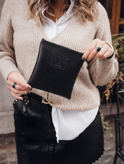 Pochette en cuir de pomme faite à la main Karine 4 - Collection Kara x Sanana