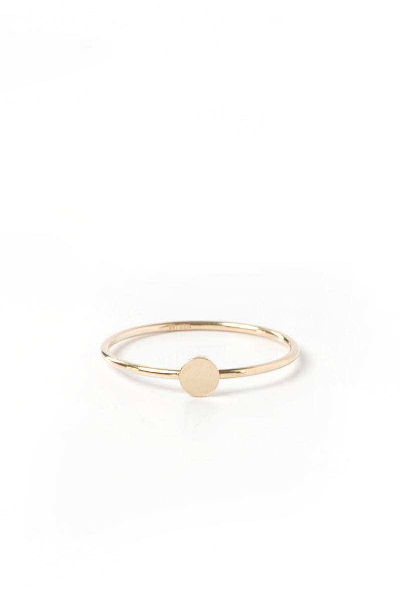 Bague délicate en or rempli 14K avec design de petit cercle Grace 5 or