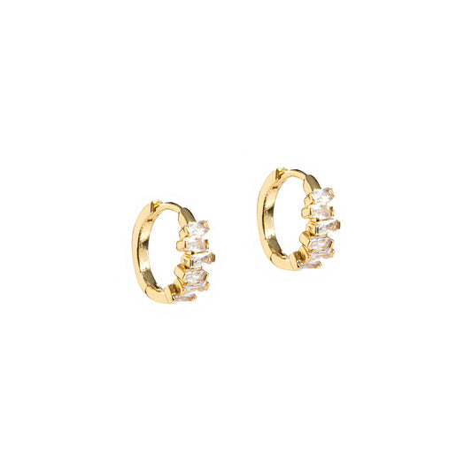 Boucles d'oreilles petits anneaux plaqués or 14K avec cristaux inégaux Blanche 15 - Kara Bijoux