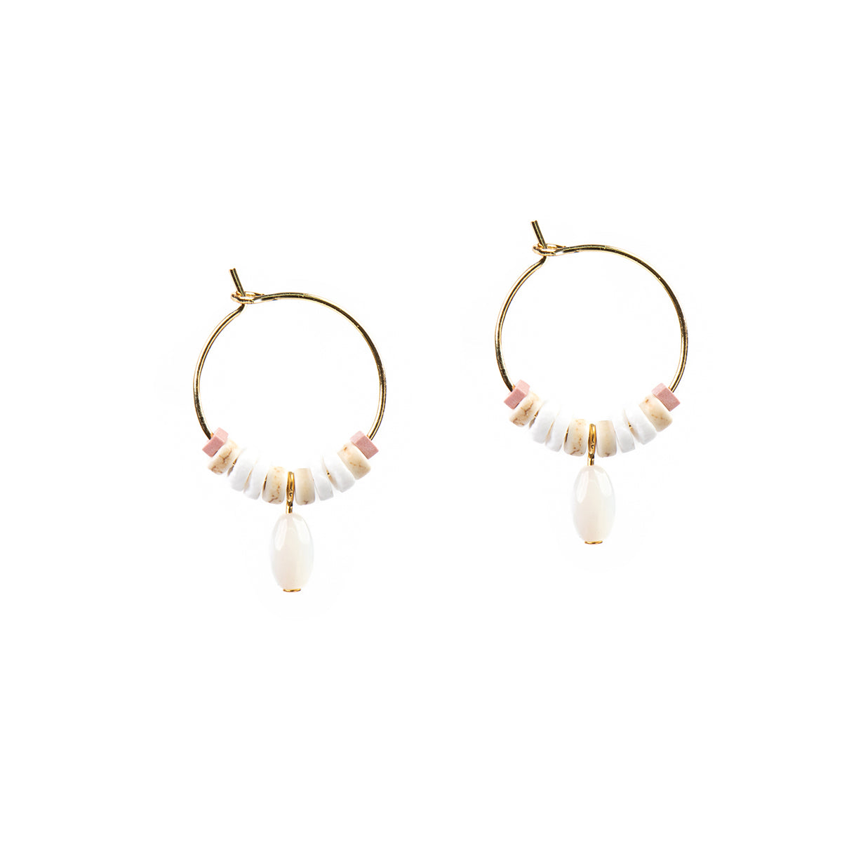 Boucles d'oreilles boho chic anneaux minces or avec billes coquillage - Mariana 3-2