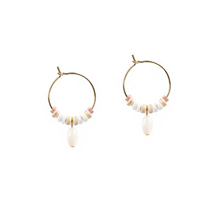 Boucles d'oreilles boho chic anneaux minces or avec billes coquillage - Mariana 3-2
