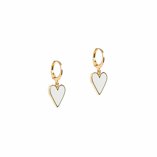 Boucles d'oreilles courtes acier inoxydable or avec coeurs émail blanc - Raphaëlle 1-1