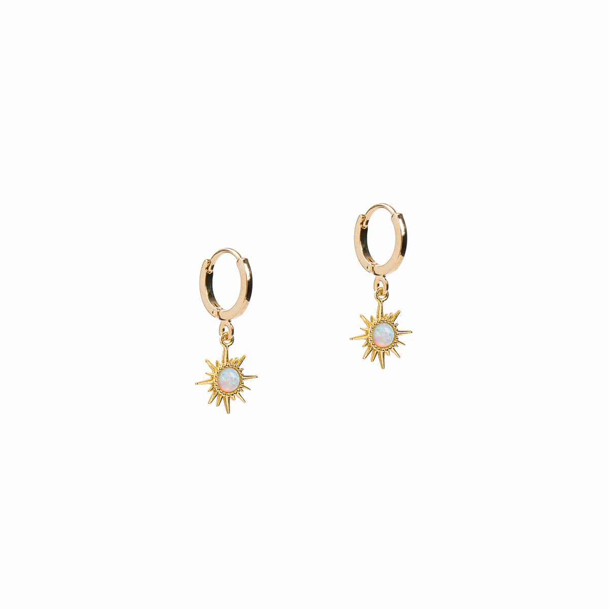 Boucles d'oreilles courtes plaquées or 14K avec étoile-soleil et pierre opale - Sabrina 3-1