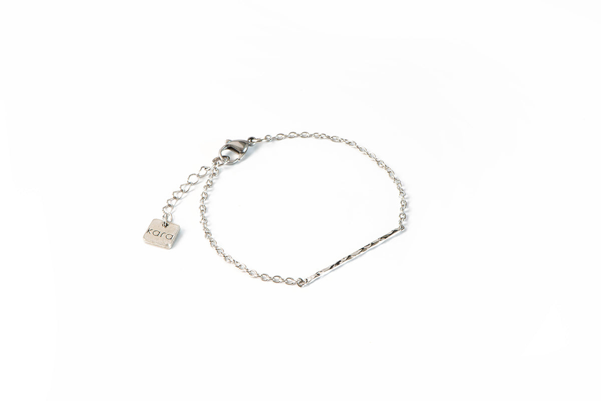 Bracelet délicat acier inoxydable avec connecteur barre martelée plaquée rhodium - Savie 2
