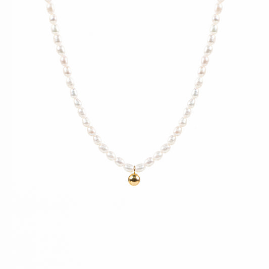 Collier court glamour perles d'eau douce blanches acier inoxydable or avec bille - Diana 3-1