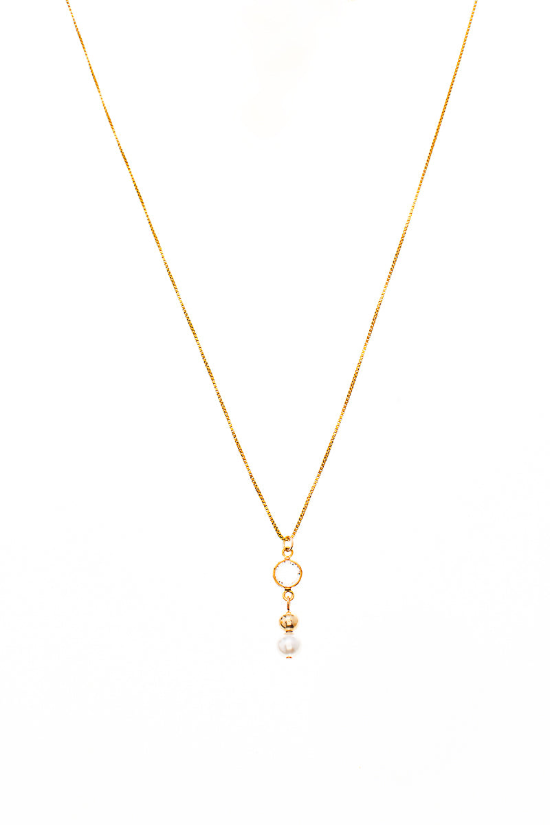 Collier délicat en or rempli 14K orné d'une perle, d'un cristal et d'une bille or - Mal'Or 2