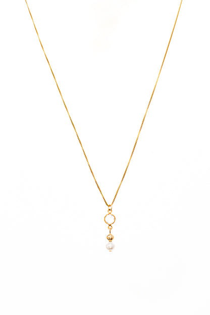 Collier délicat en or rempli 14K orné d'une perle, d'un cristal et d'une bille or - Mal'Or 2