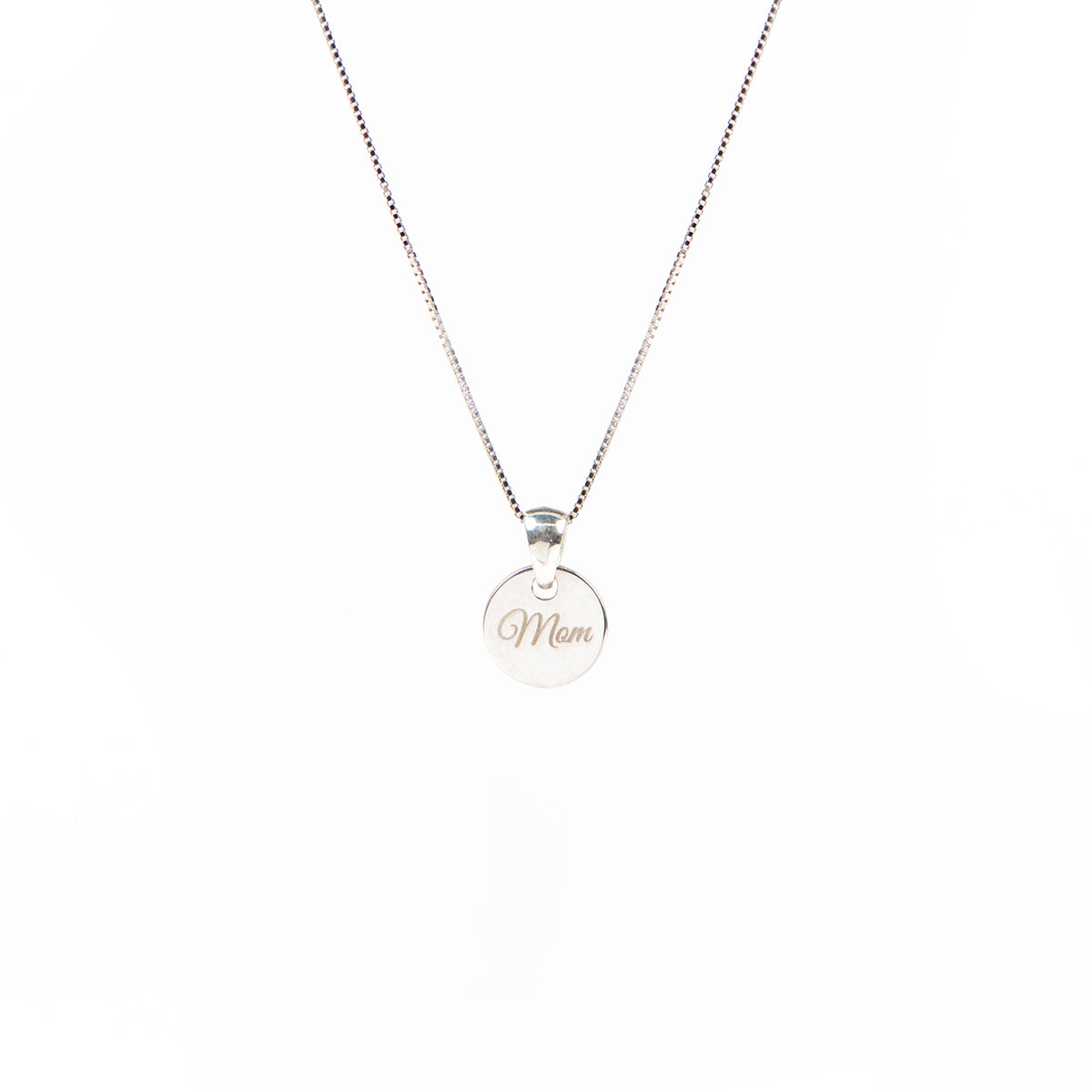 Collier délicat en argent sterling .925 fini rhodium avec médaillon épais gravé Mom -1