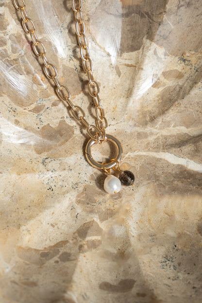 Collier court maximaliste gros maillons plaqué or 14K avec billes amovibles Véronica 2-lifestyle