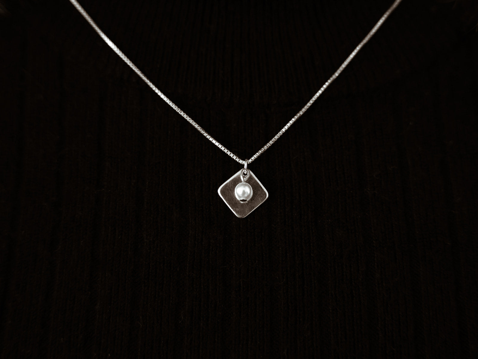 Collier délicat argent sterling .925 losange et perle - Florence 4 - lifestyle-2