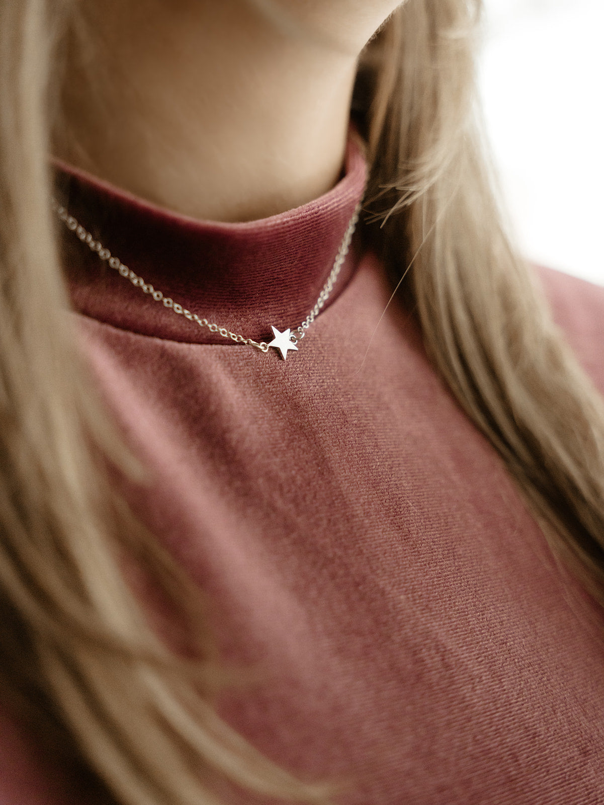 Collier Florence 3 porté sur une femme, à Lévis, Kara Bijoux et Style