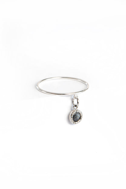 Bague fine argent sterling avec mini pierre noire labradorite - Savie 1-2