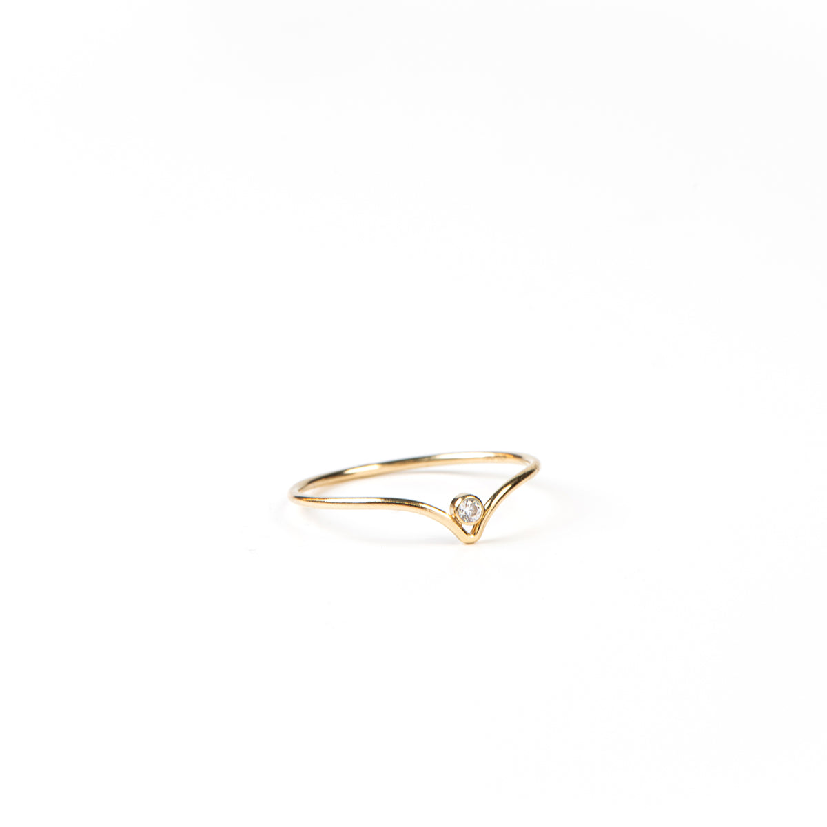 Bague délicate en or rempli 14K chevron avec mini zircon cristal Florence 1-2
