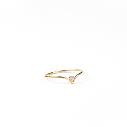 Bague délicate en or rempli 14K chevron avec mini zircon cristal Florence 1-2