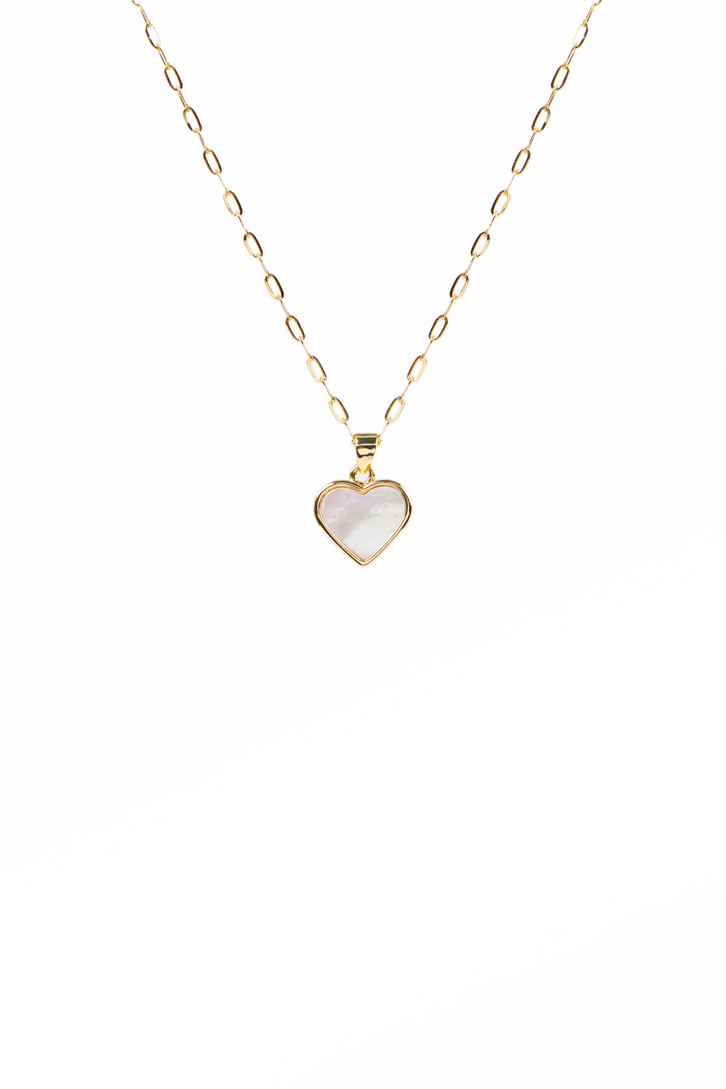 Collier court délicat plaqué or 14K avec breloque coeur en nacre été 2026 - Raphaëlle 1-2
