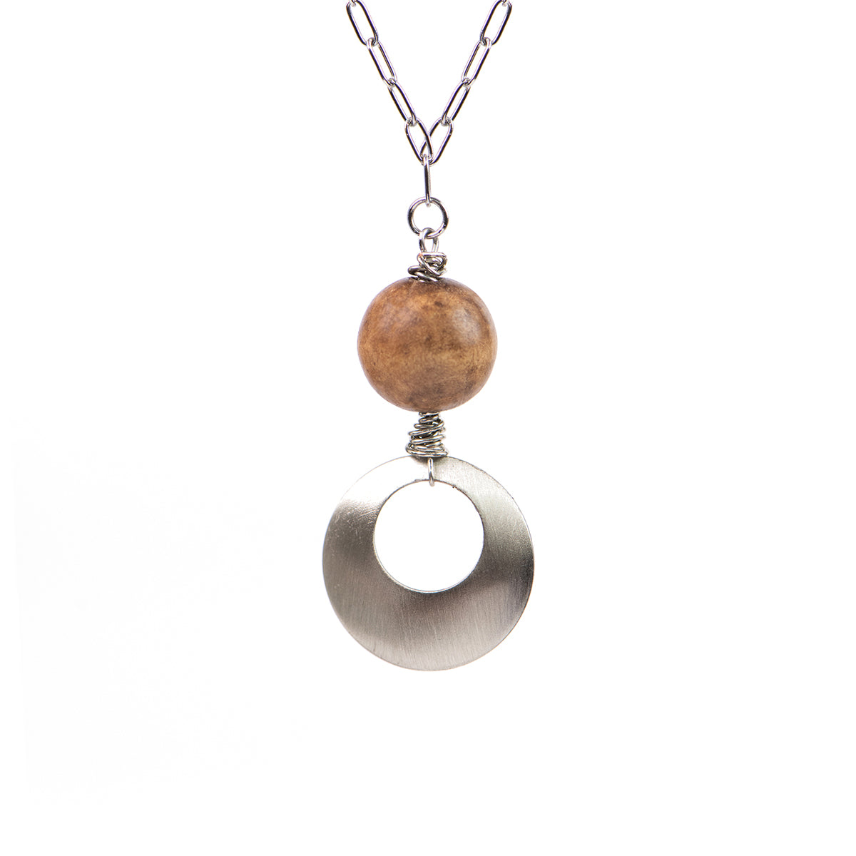 Collier mi-long chaîne Paperclip acier inoxydable avec pendentif ajouré et bille de bois - Mariana 2-2