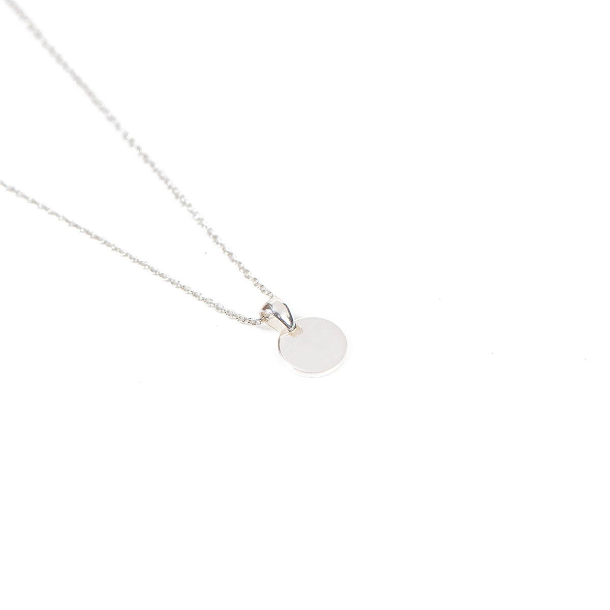 Collier délicat en argent sterling .925 fini rhodium avec médaillon épais gravé Mom - verso vierge-2