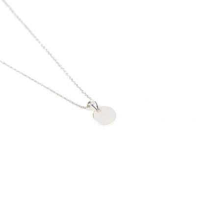 Collier délicat en argent sterling .925 fini rhodium avec médaillon épais gravé Mom - verso vierge-2