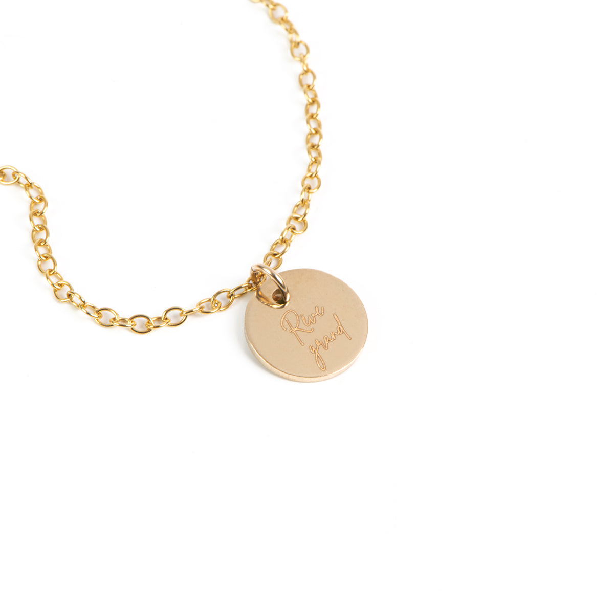 Bracelet délicat en or rempli 14K orné d'un médaillon avec gravure Rêve grand - Kara 1-2