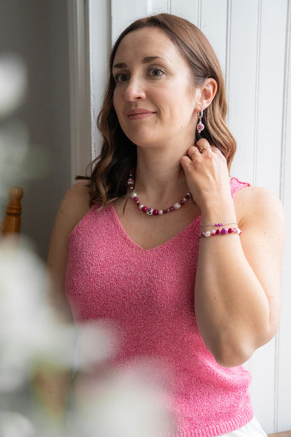 Boucles d'oreilles anneaux chunky + collier + bracelet placage rhodium avec billes fleur en céramique - Mariana 5 sur femme