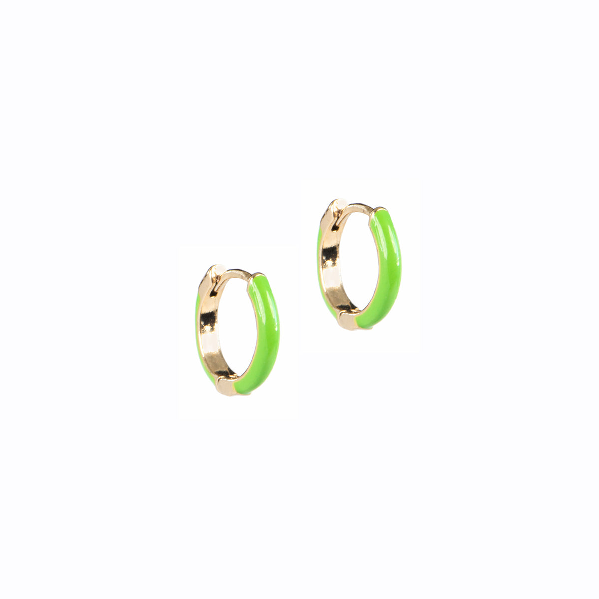 Boucles d'oreilles mini anneaux lisses plaqués or 14K avec émail coloré Ivy 5 vert-1