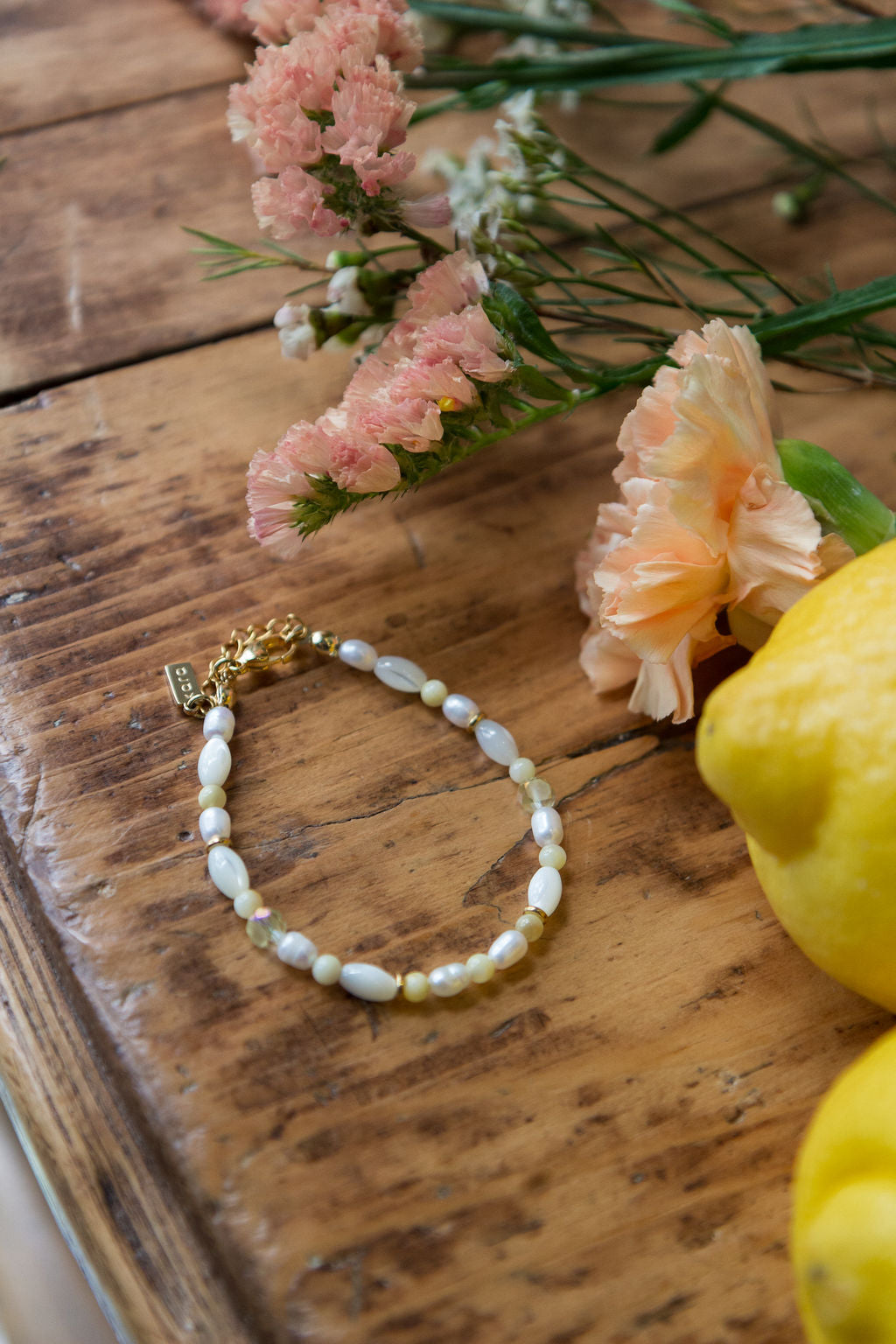 Bracelet Iris 4 lifestyle  fabriqué par Kara Bijoux et Style, à Lévis