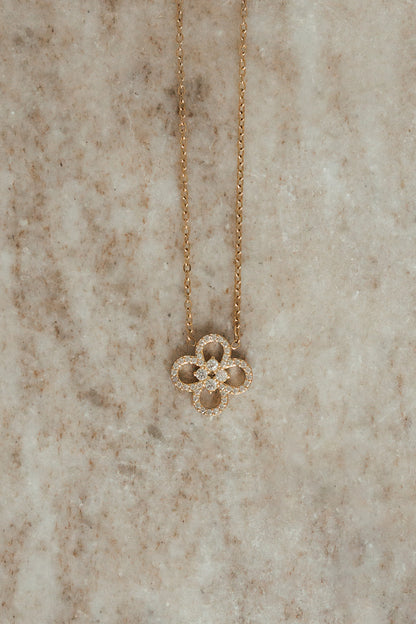 Collier délicat fleur avec zircons acier inoxydable or - lifestyle -Raphaëlle 2
